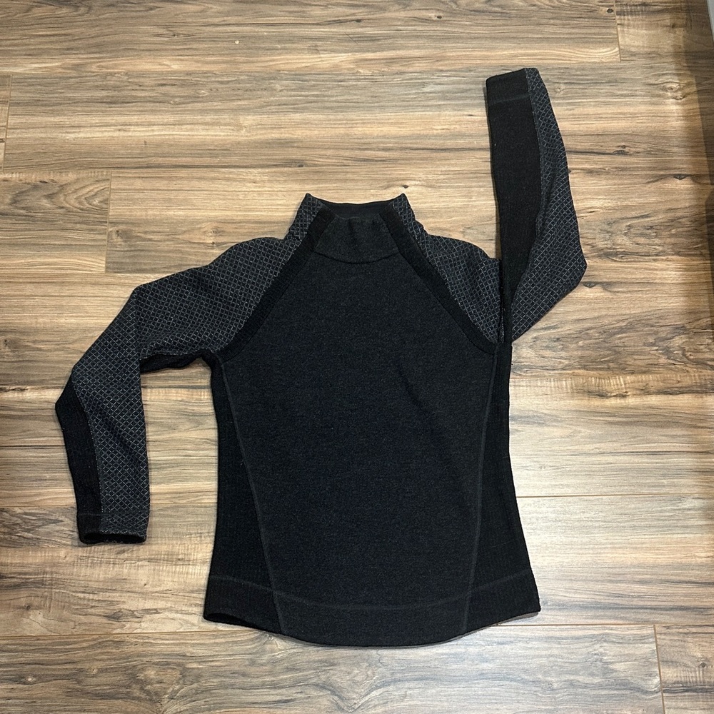 Prana Brandie Pullover with asymmetrical snaps Women’s Medium Grey